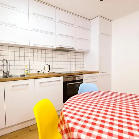 Happyestate Ul Biskupia Old Town *