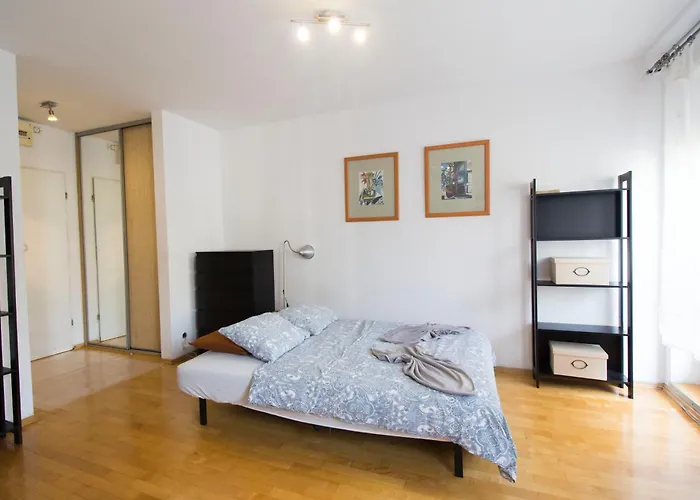 Happyestate Ul Biskupia Old Town Apartment